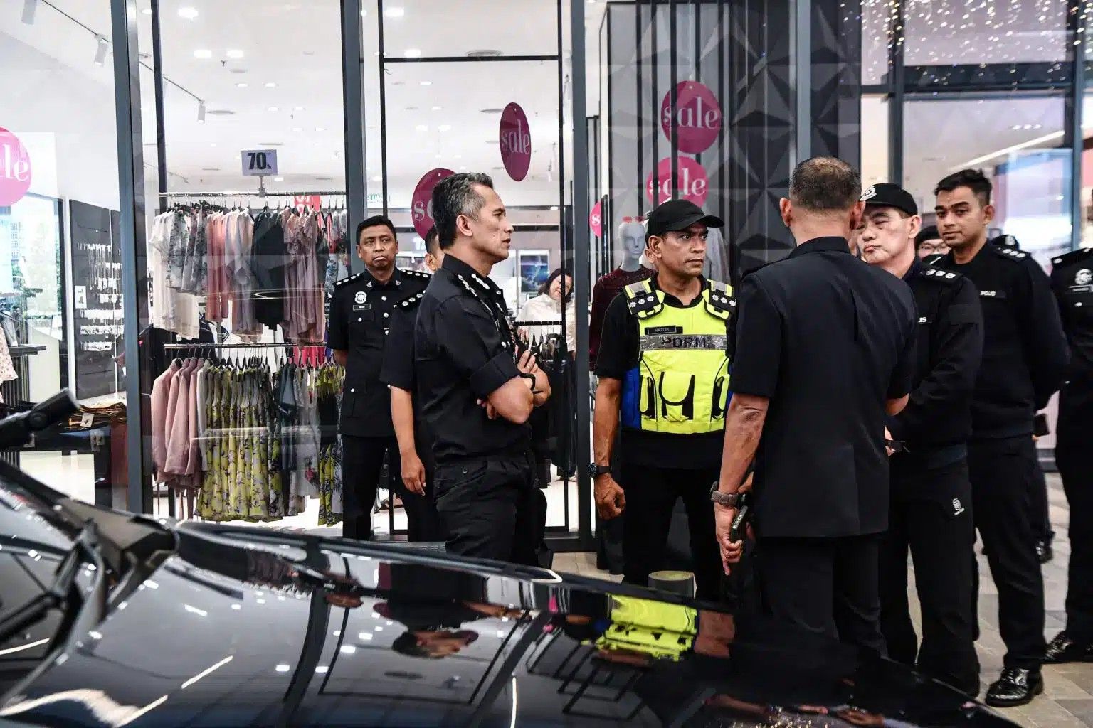 எரி திராவகம் வீசிய சந்தேகநபரின் கைரேகைகள் கண்டுபிடிப்பு