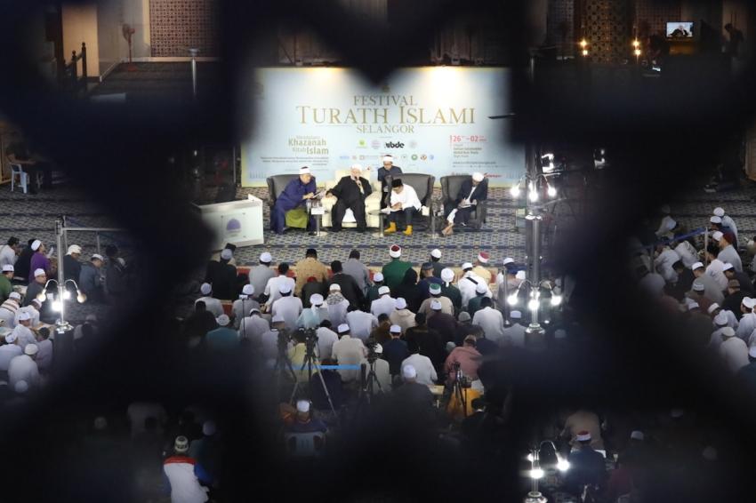 Kupasan Hadis 40, manuskrip al-Quran tulisan tangan di festival turath