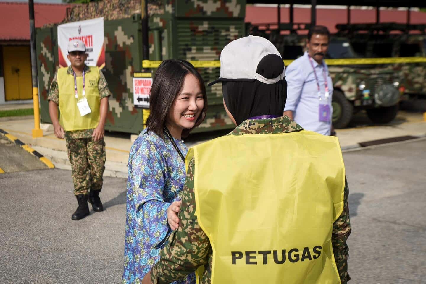 Early voting: Harapan candidate on the ground, urges voters to fulfil responsibility