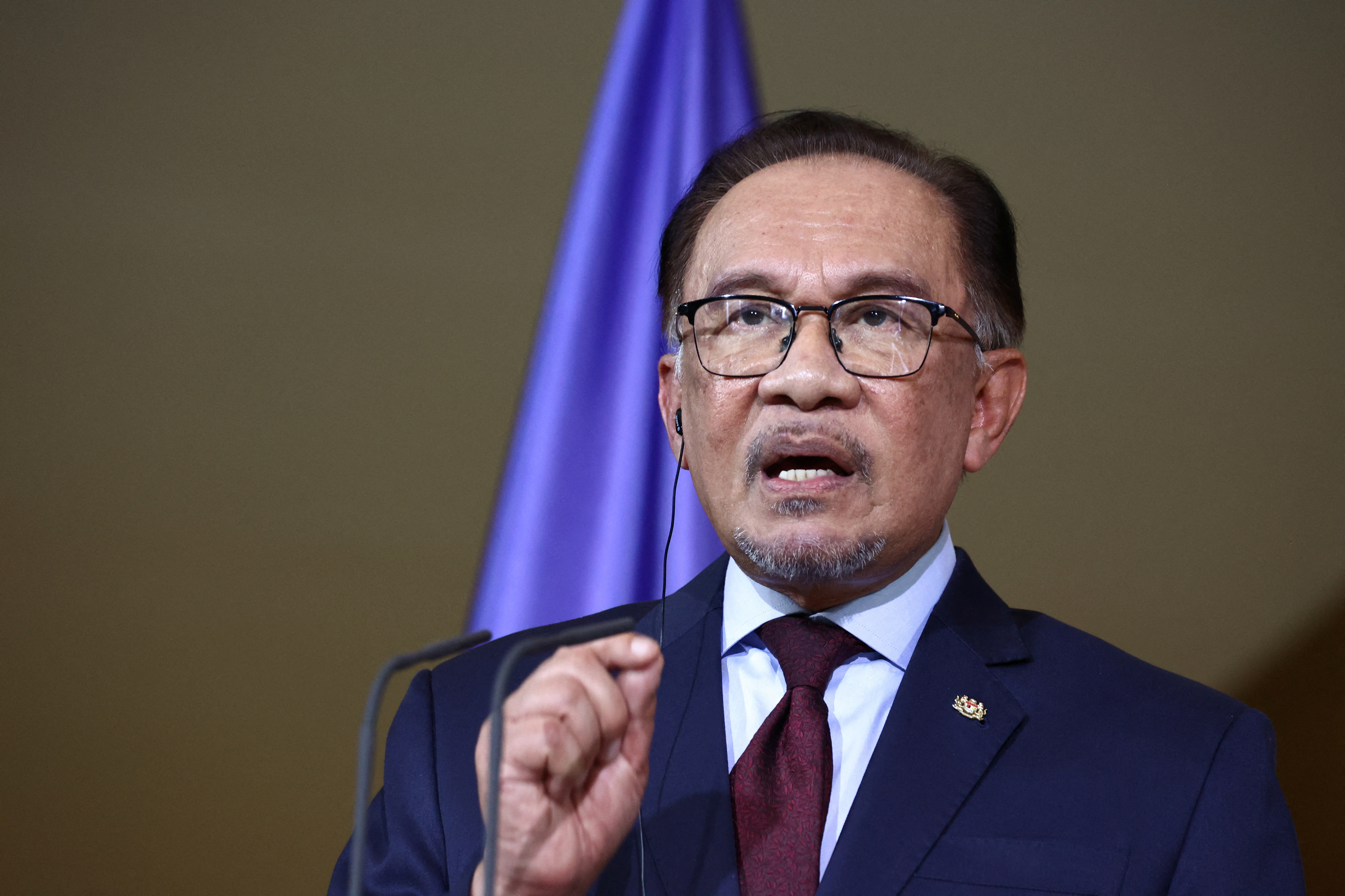PM calls for intensified monitoring of violence in the country