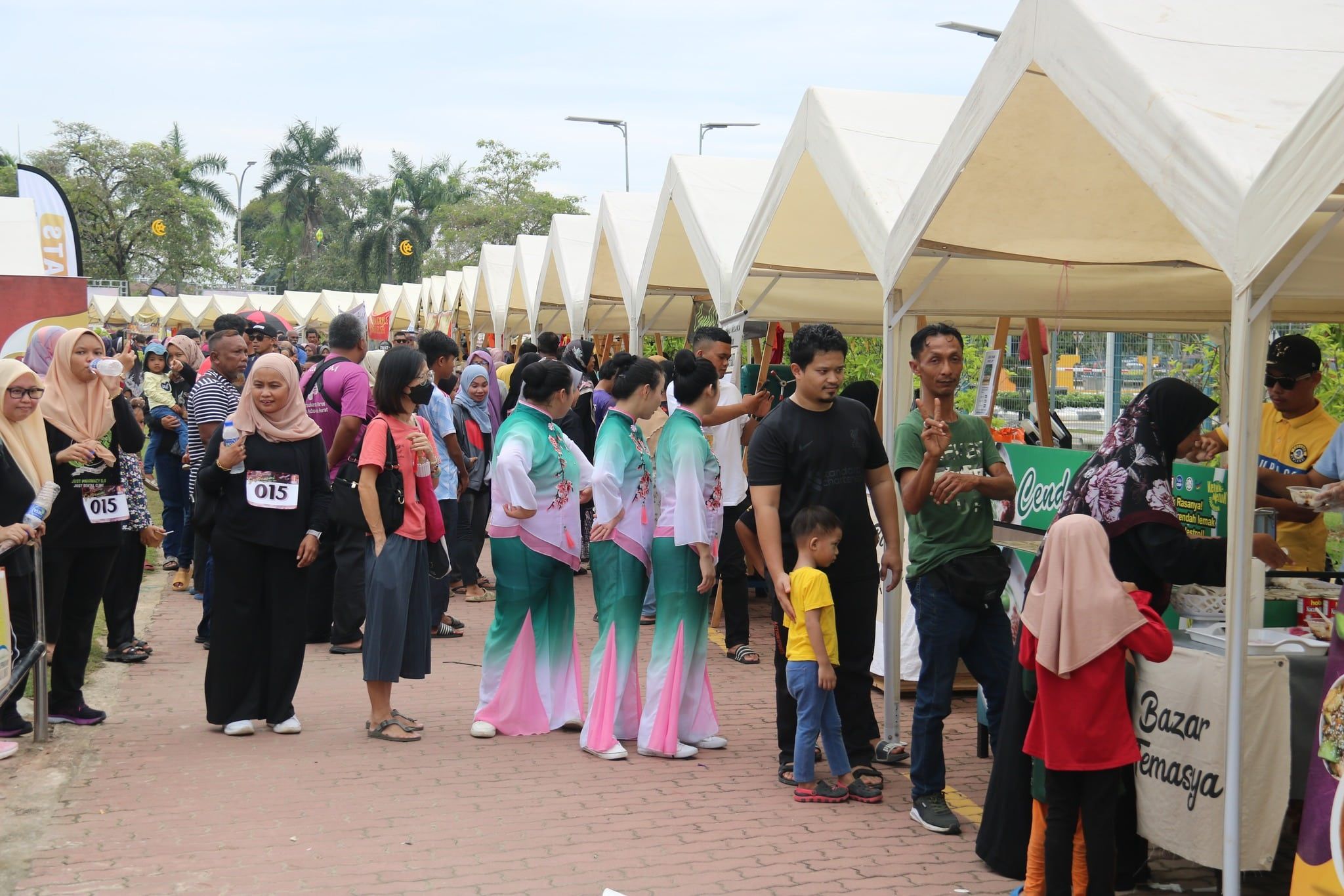 瓜冷罗惹煎蕊嘉年华 吸引3500人响应.场面热闹