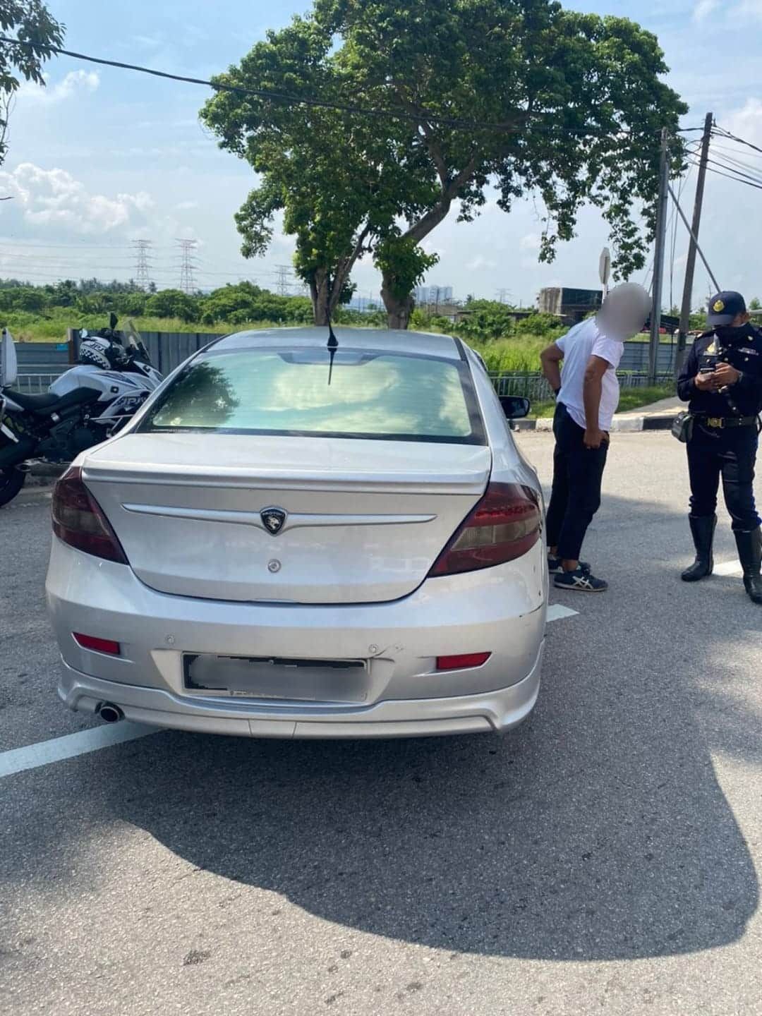 检举违法外籍司机   槟陆交局扣16交通工具