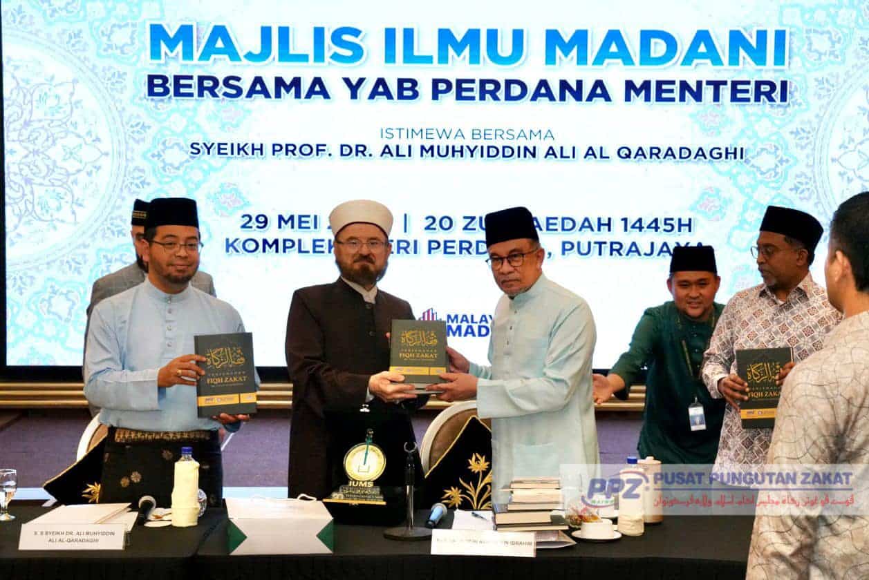 PM lancar Kitab Fiqh Zakat terjemahan bahasa Melayu