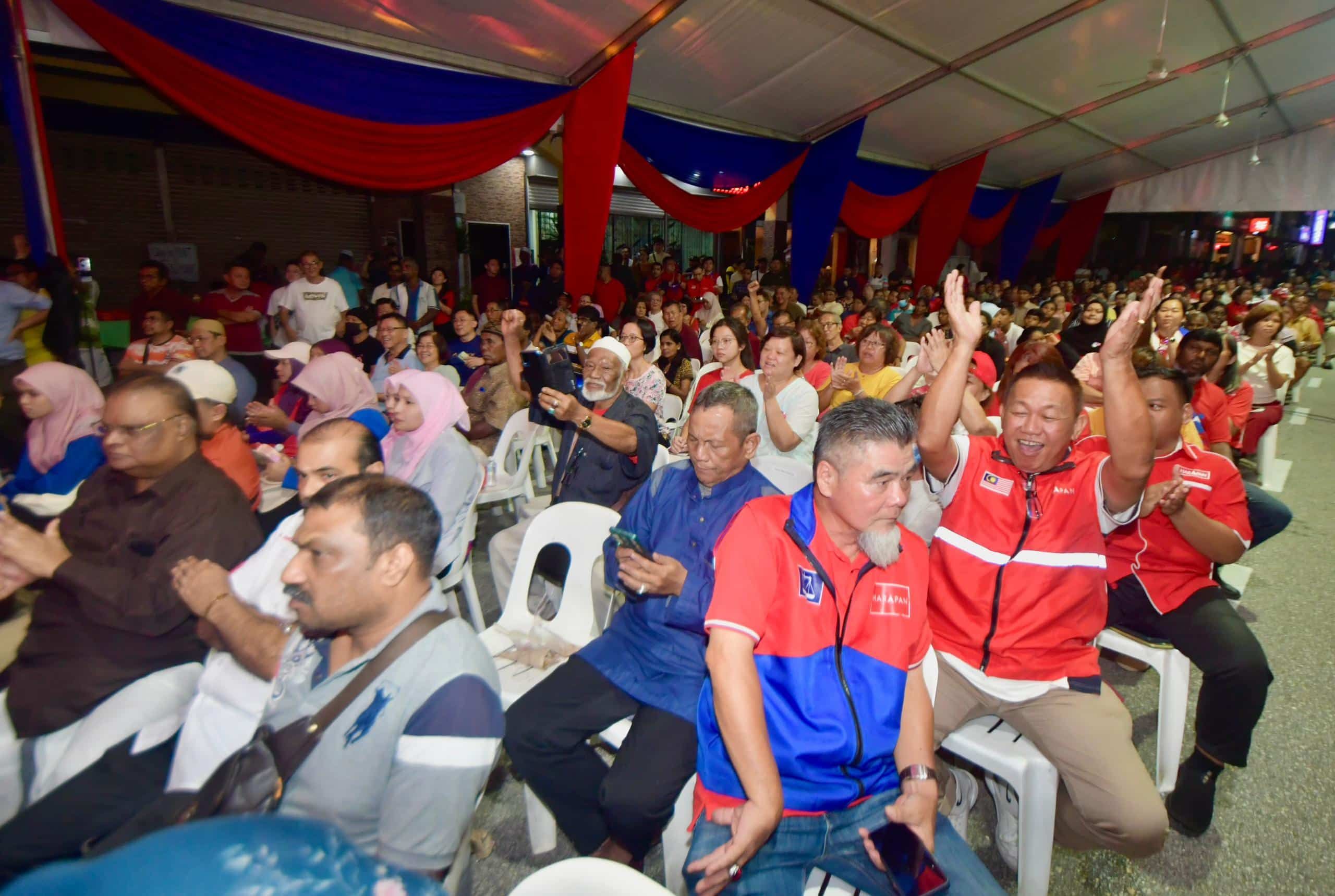 Ceramah Mega Perpaduan meriah, ratusan pengundi hadir beri sokongan