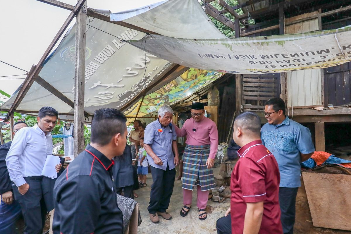MB luang masa lawat kediaman Orang Asli rosak akibat ribut