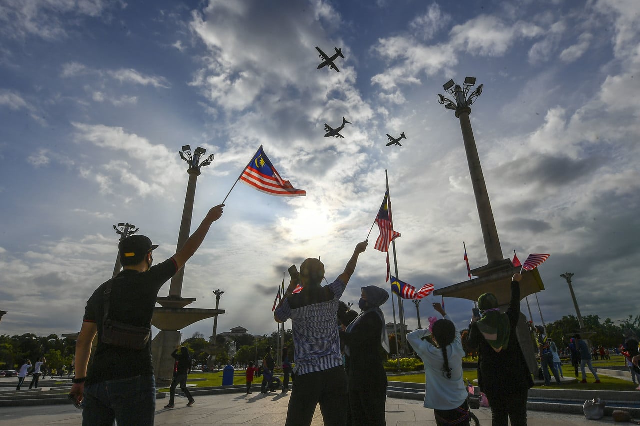 Semarak Bulan Kebangsaan, 1 rumah 1 Jalur Gemilang