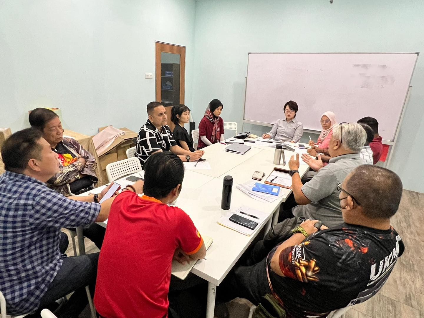 每周三与民会面和团队开会  潘佩玲全力以赴应对奇难杂症