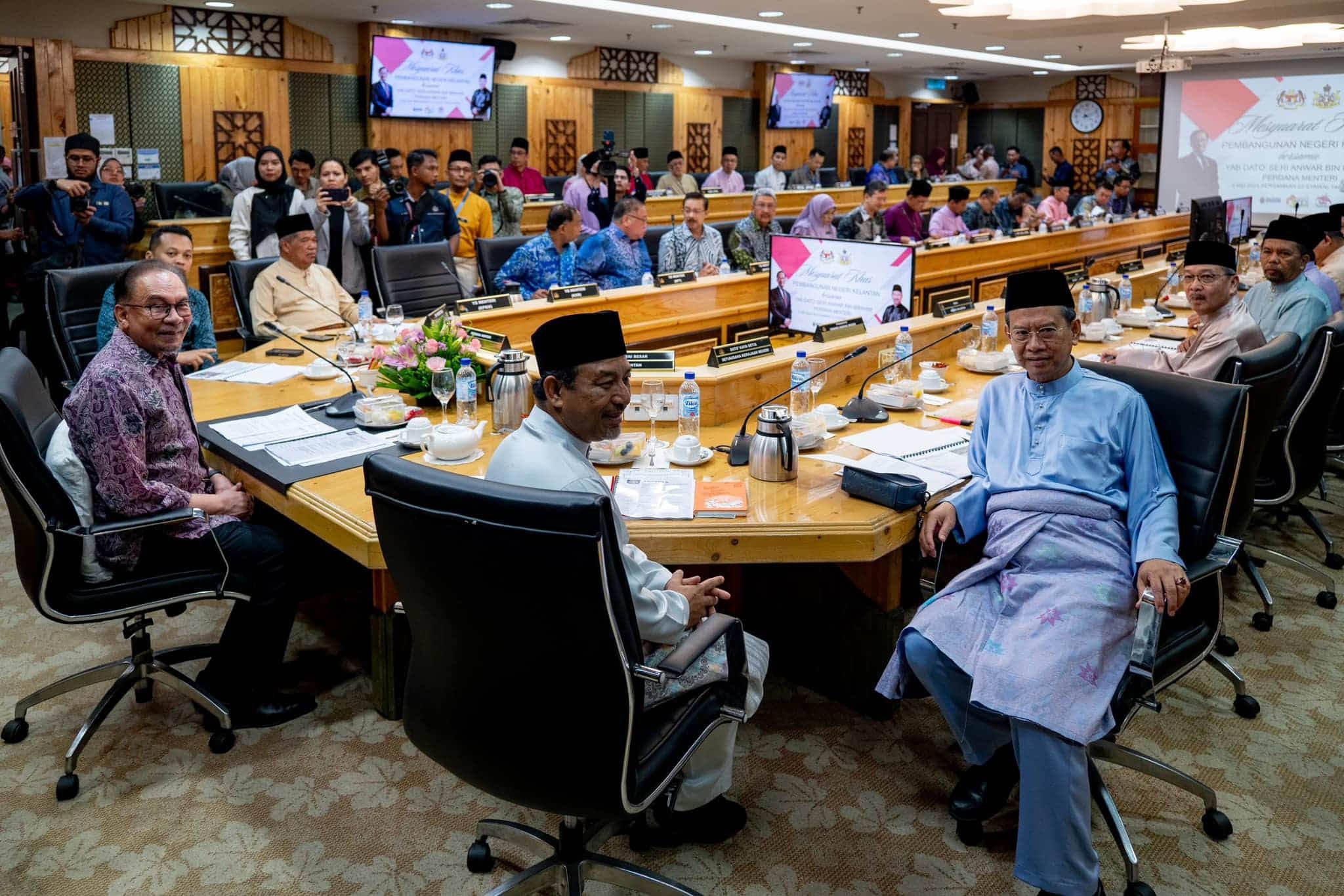 Layanan sama rata semua negeri, Kelantan puji sikap Anwar