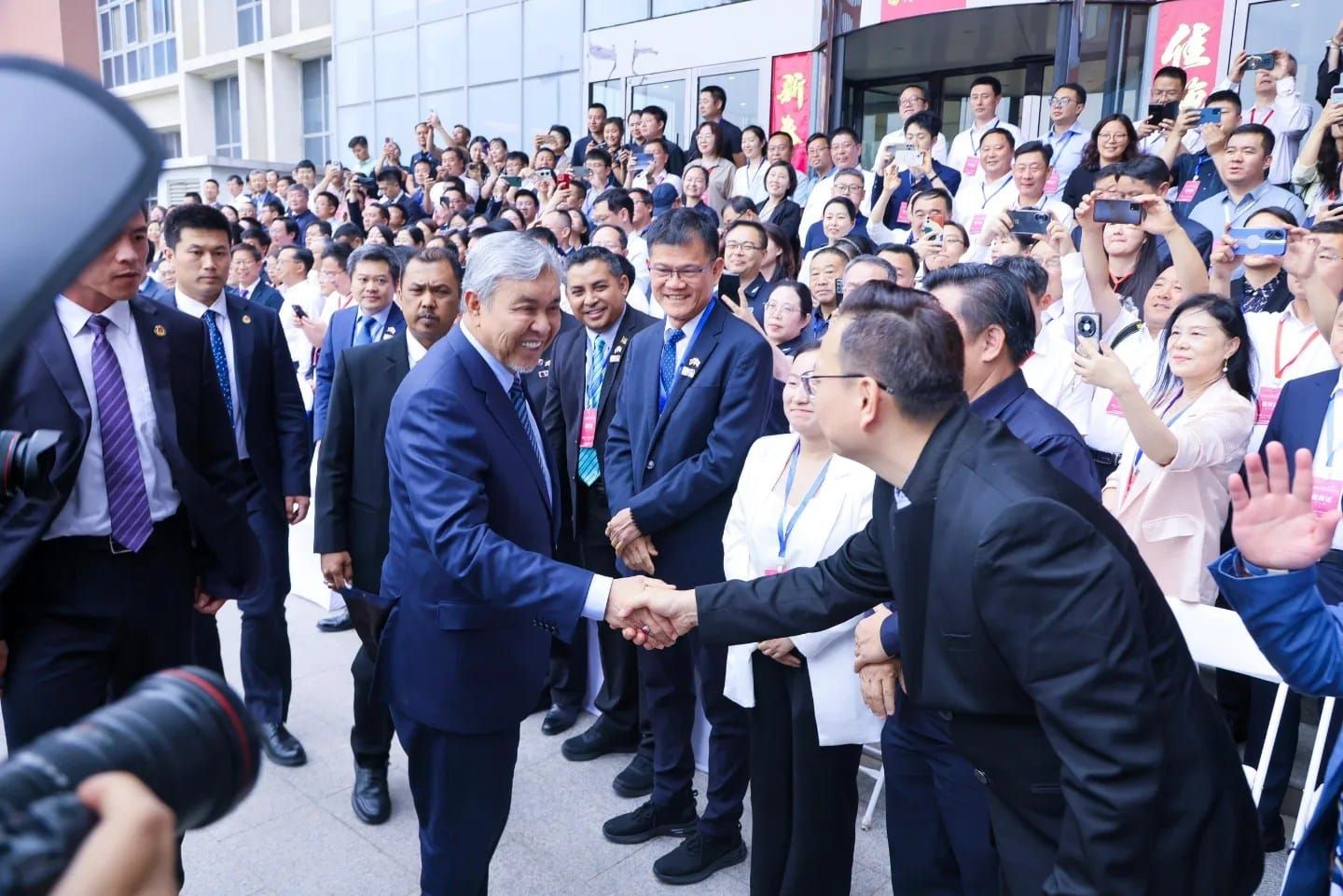 220中国企业提供逾5000名额  扎希：让马学生接受TVET培训