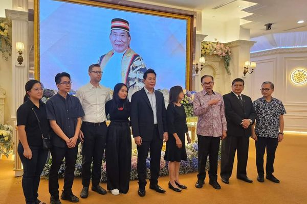 姆当生前推动国会改革 安华:失去很重要人物