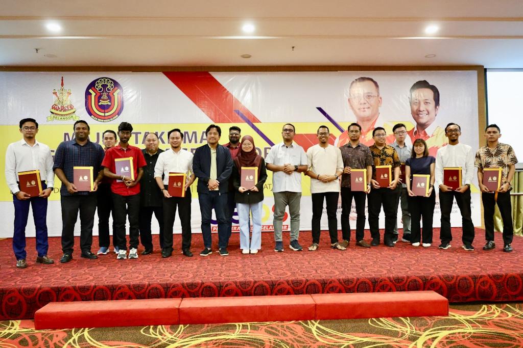 208 PeBS terima surat lantikan, penggerak dasar peringkat akar umbi
