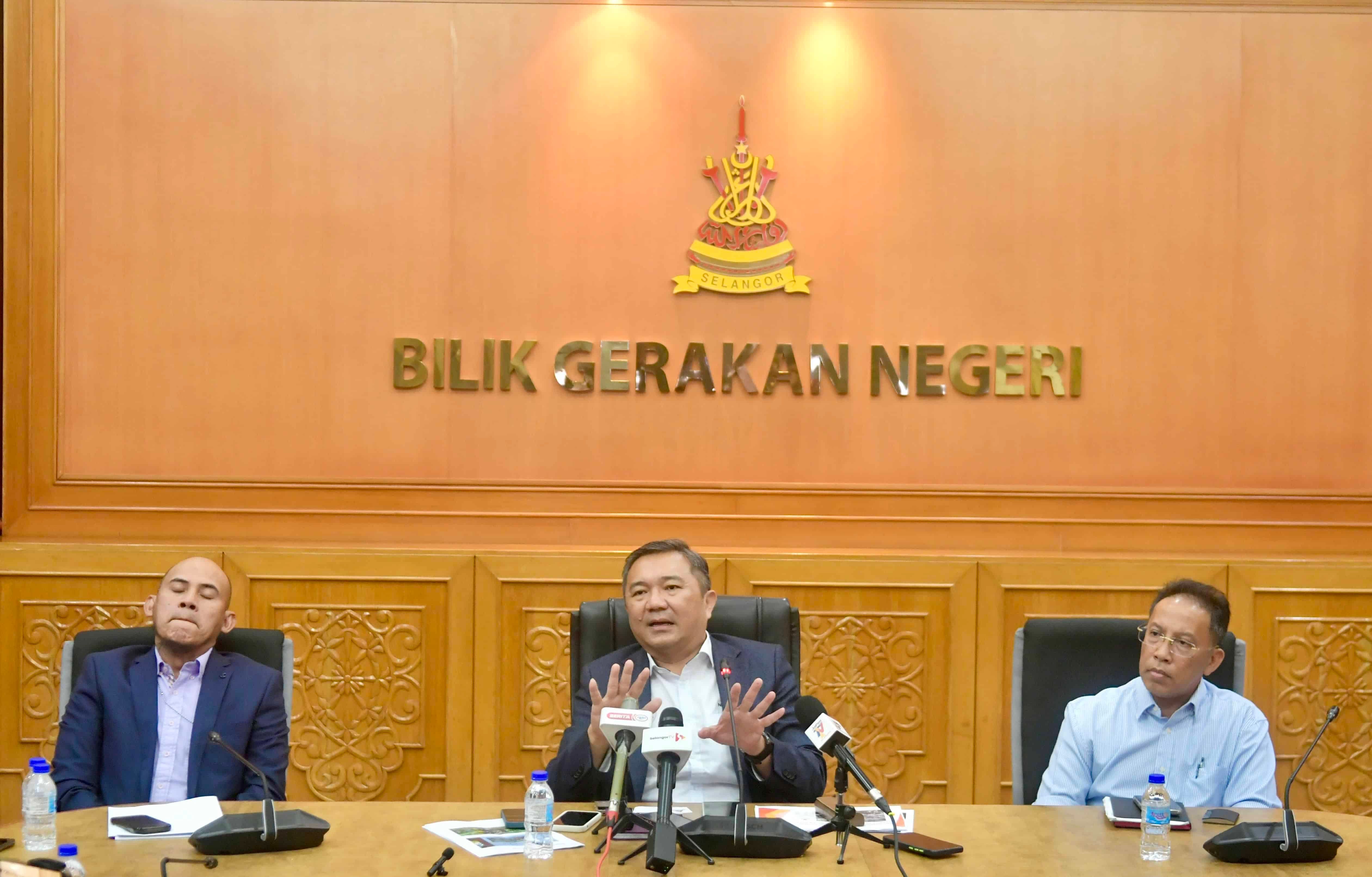 白蒲大道繁忙设有列车轨道  黄思汉：使防洪工程面对大挑战