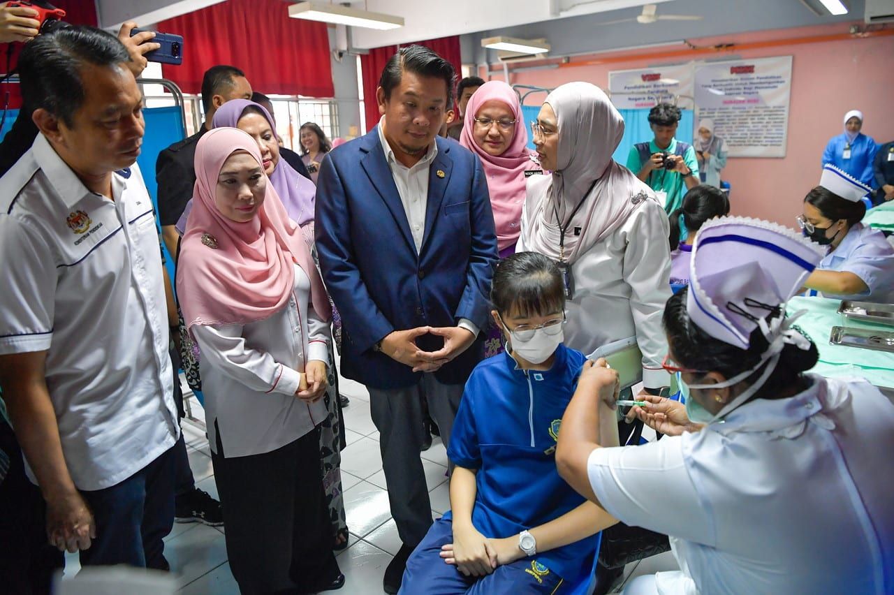 Lebih 700,000 pelajar diberi vaksin HPV sebelum tamat sesi persekolahan 2024