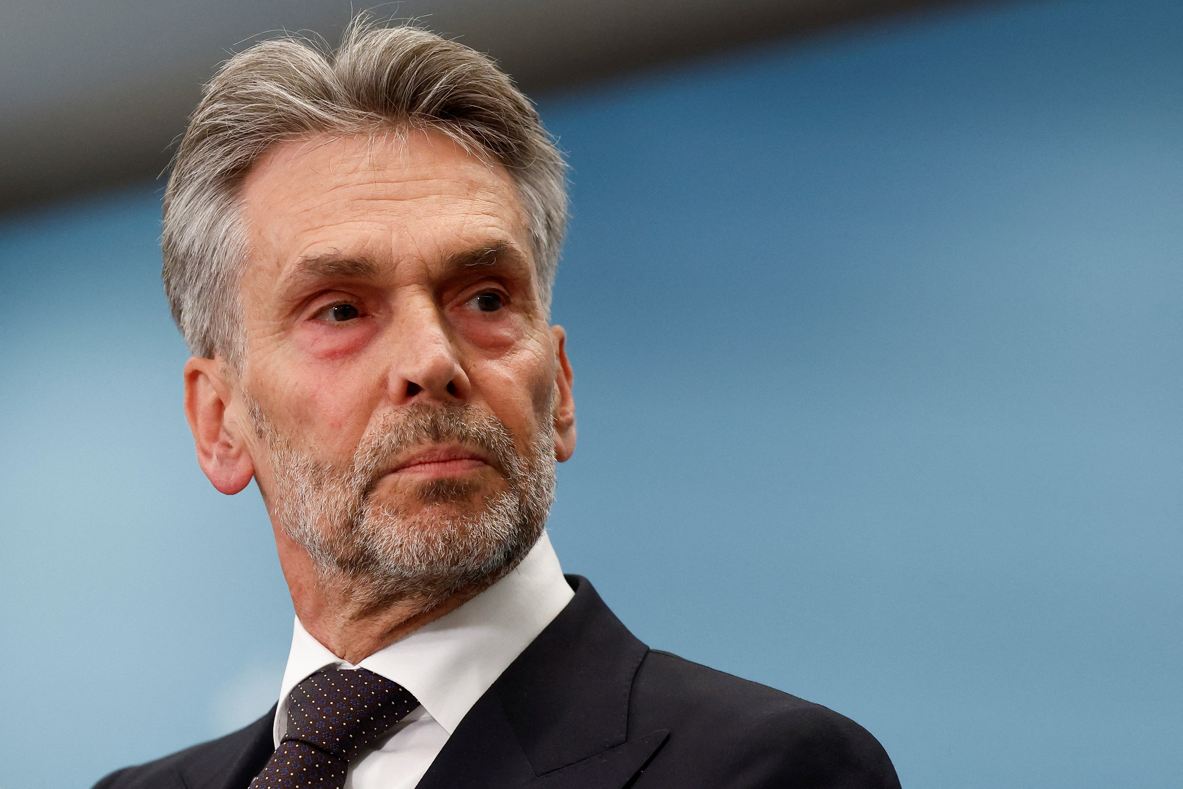 Top civil servant, former intelligence chief named new Dutch PM 