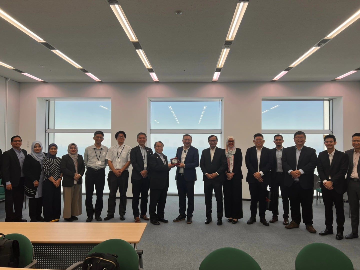 雪政府赴日本招商引资 黄思汉：加强交通合作