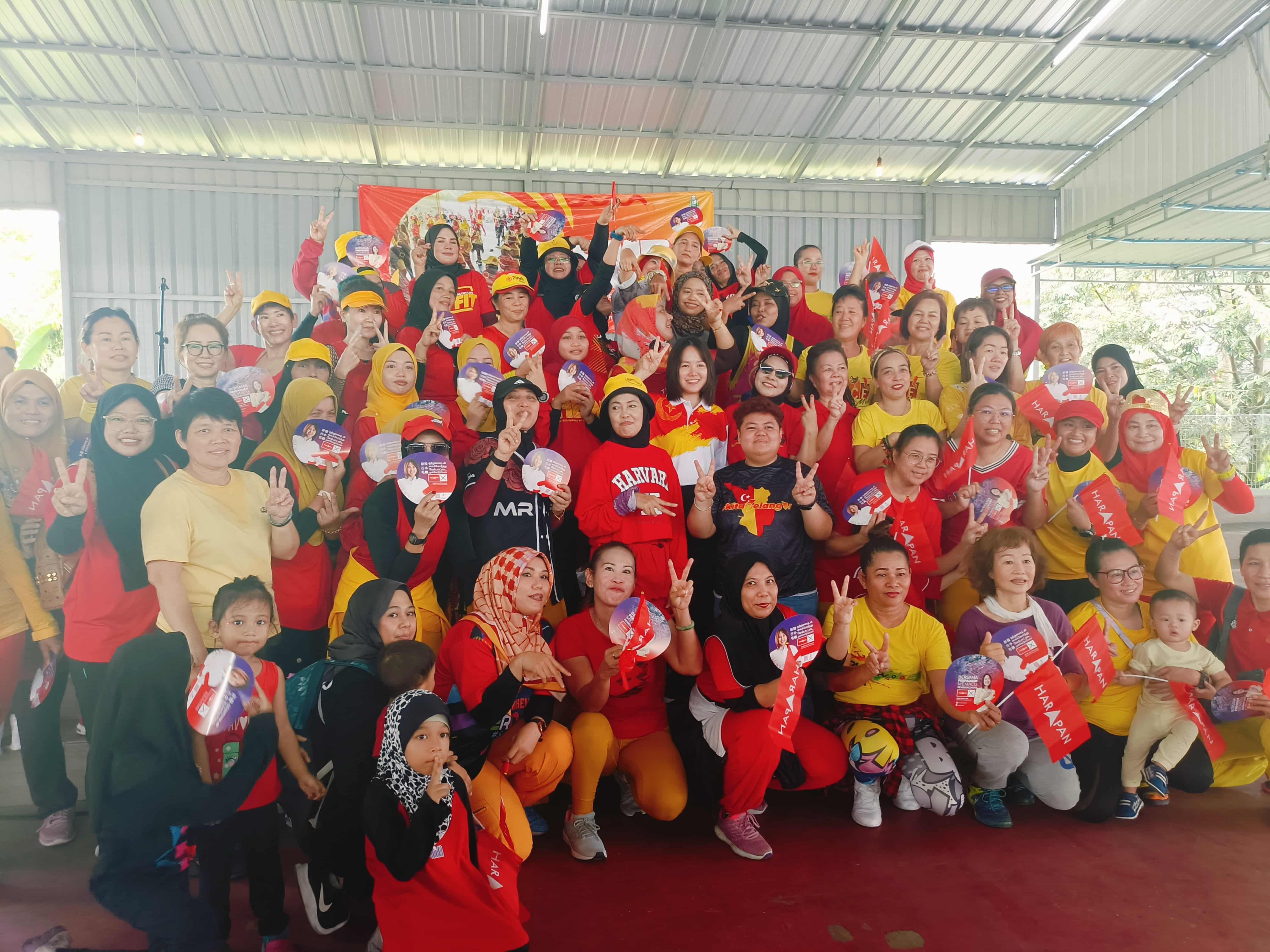 【新古毛补选】每天逾12小时竞选不喊累 彭小桃偕助选团正能量拼到底！