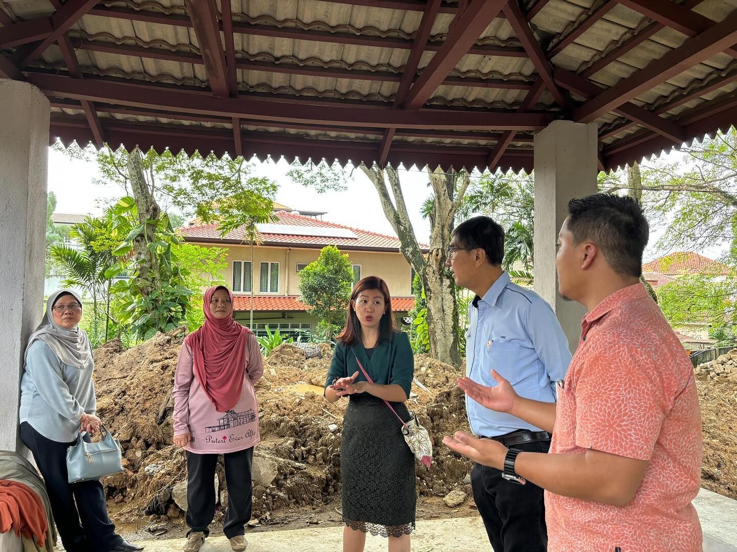 灵SS1防洪沟提升工程正施工 林怡威与市议员实地巡视跟进