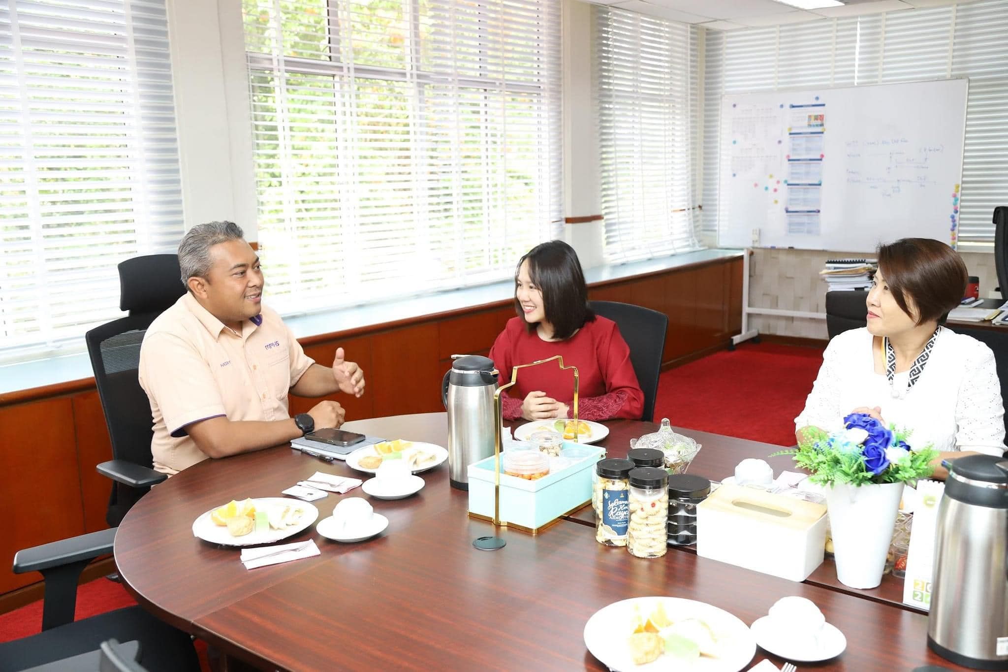 拜访乌雪市会主席讨论选区发展  彭小桃冀造福新古毛居民