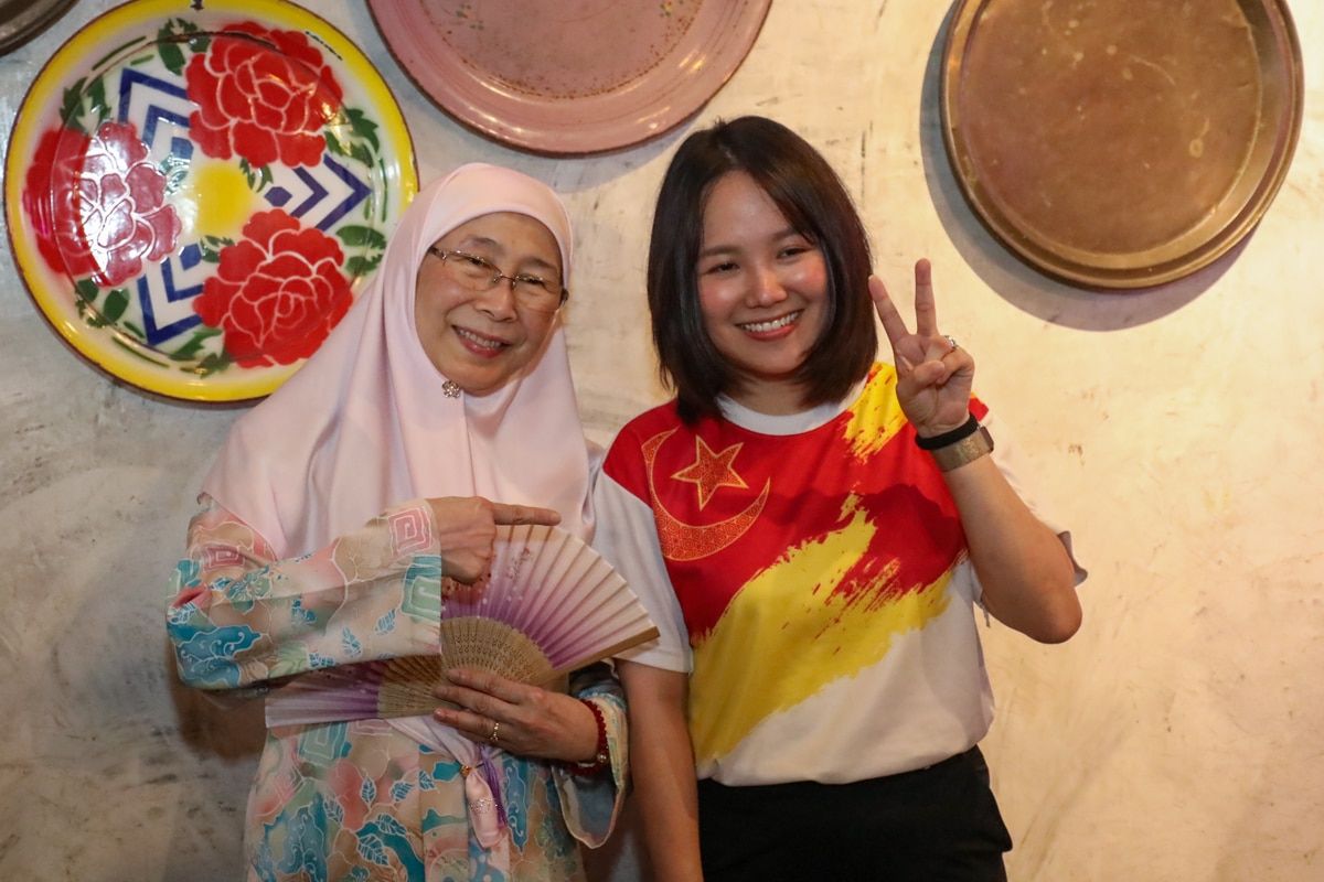 【新古毛捕选】彭小桃努力拜票 矢为民服务