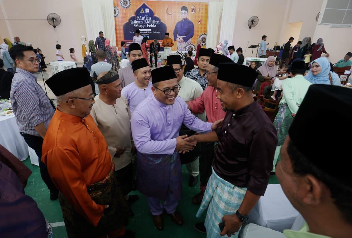 MB hadir jamuan Aidilfitri bersama warga Felda di Sungai Tengi