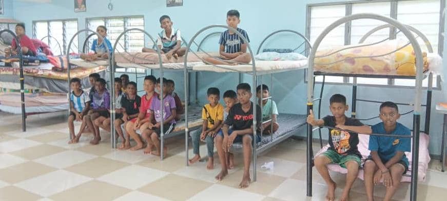 கெர்லிங் தமிழ்ப்பள்ளி வாரியத்துக்கு  4 ஆண்டில் 380,000.00 ரிங்கிட்  சிலாங்கூர்  மானியம்