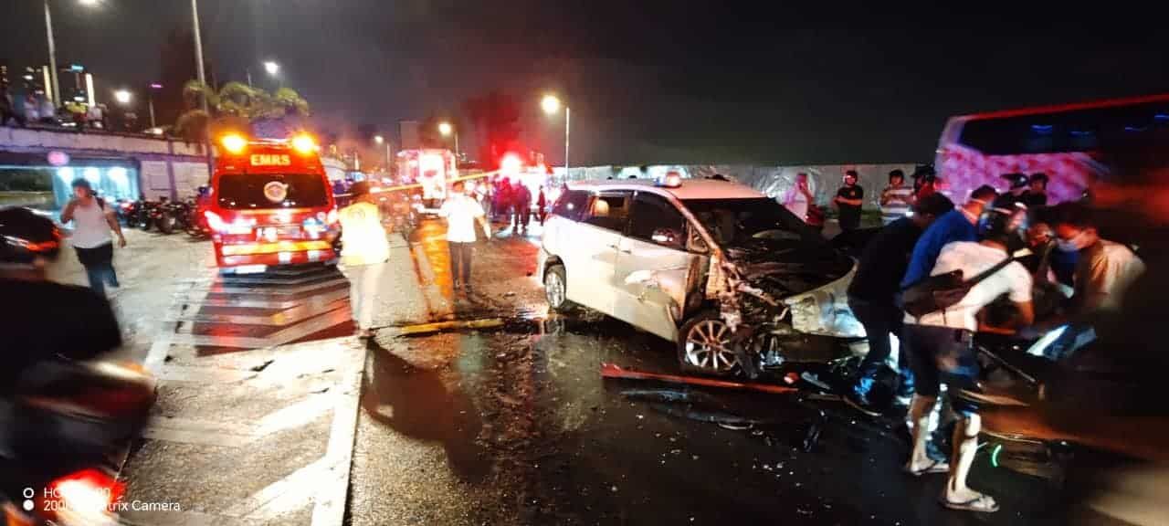 敦林苍佑大道昨4交通相撞 2轻伤3重伤