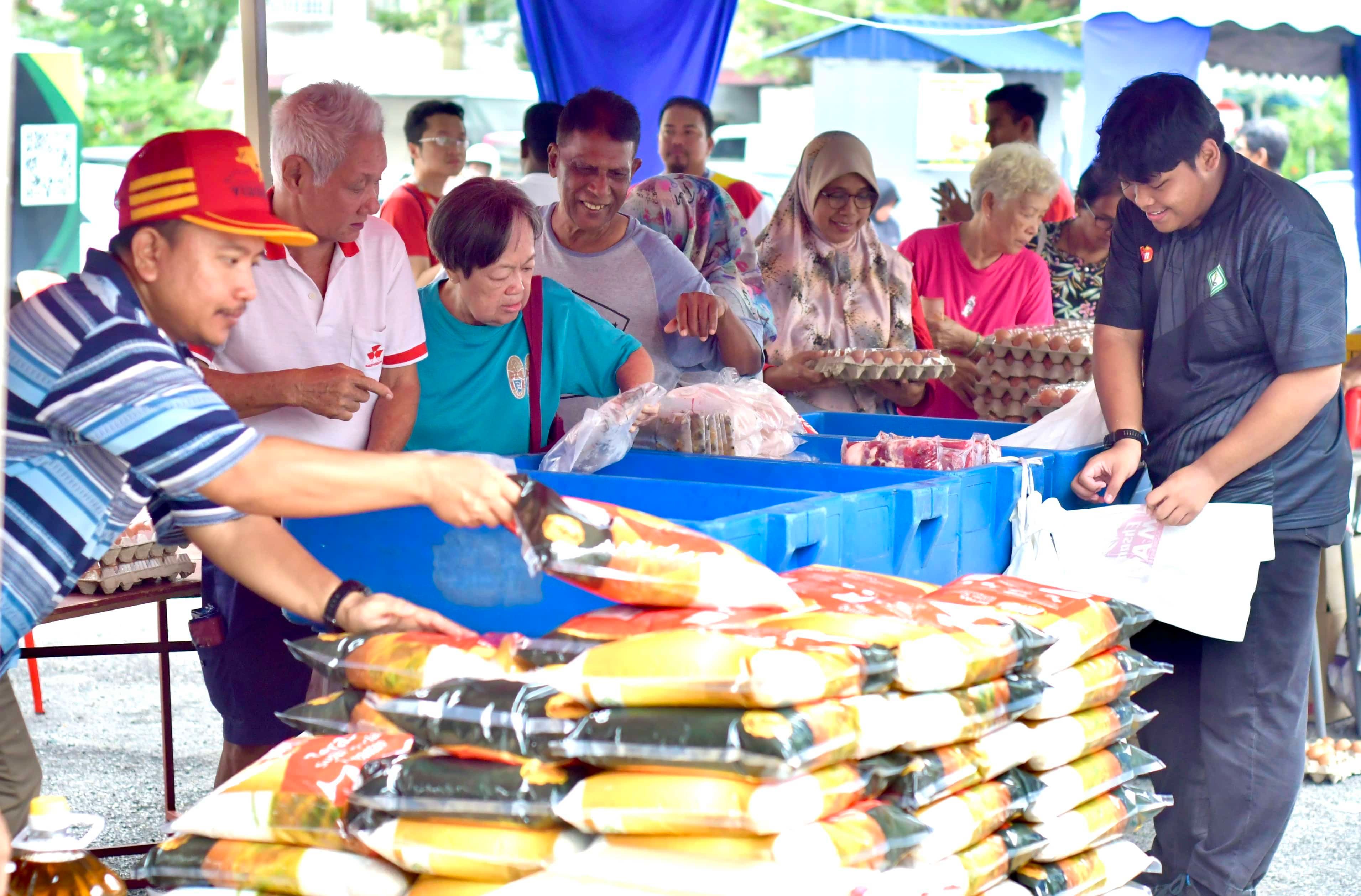 Dengkil, Pandan Indah antara empat lokasi jualan murah esok