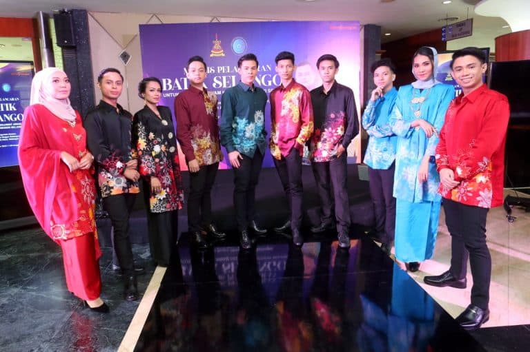 Pemakaian batik setiap Khamis lonjak nilai jualan, industri kraf negara