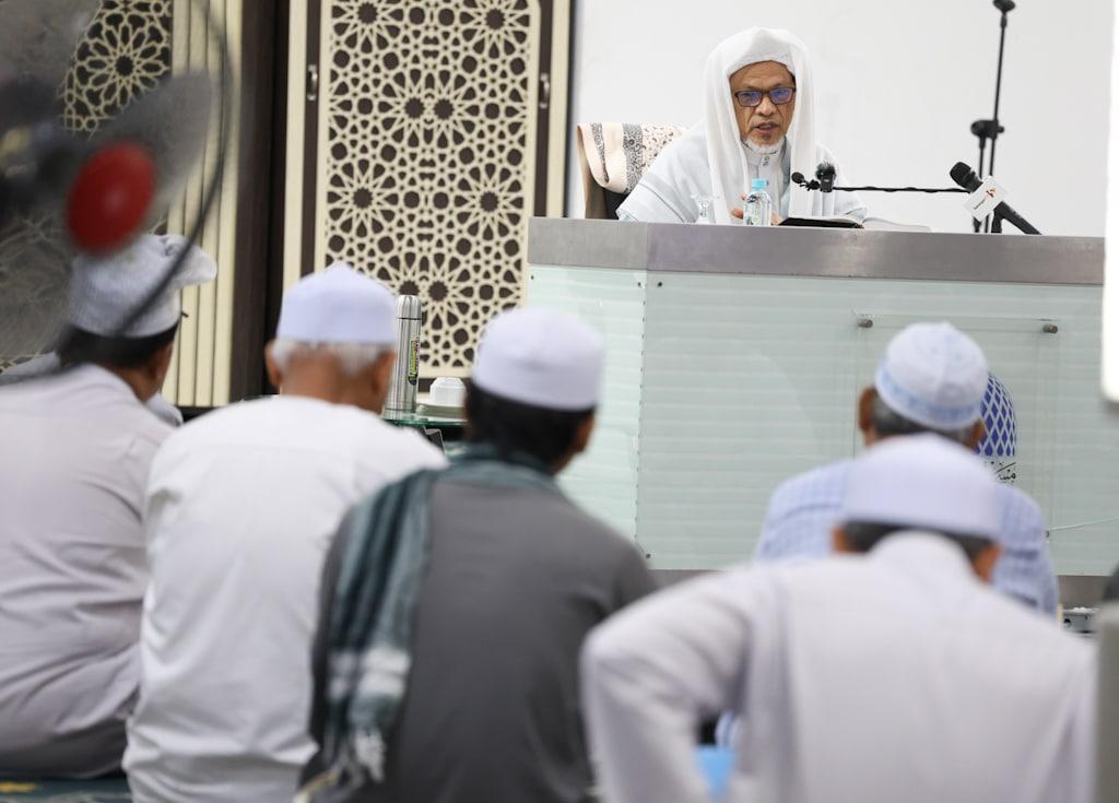 Hasrat tercapai, pemuda teruja ikuti majlis ilmu tokoh ulama Pattani