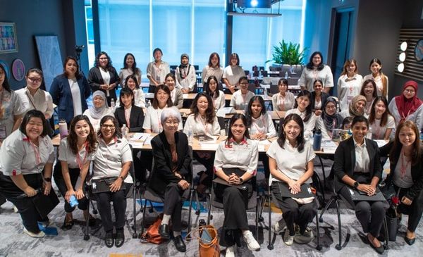 火箭妇女组推HERLEAD计划 张念群:旨加强女从政者能力