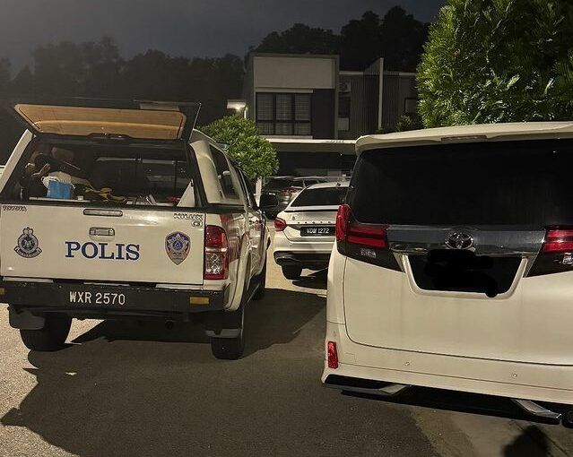 கால்பந்து விளையாட்டாளரின் வீட்டில் திருடியவர்கள் இதர வீடுகளுக்கும் குறி வைத்துள்ளனர்