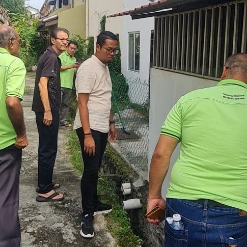 聆听珍珠梳邦花园民生问题  依兹祖安承诺助解决