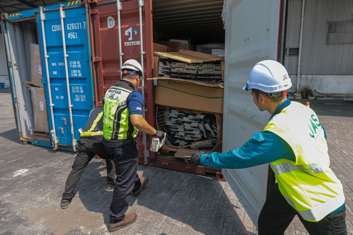 疑约3000电子废料集装箱非法入境  反贪会调查包庇单位加强执法