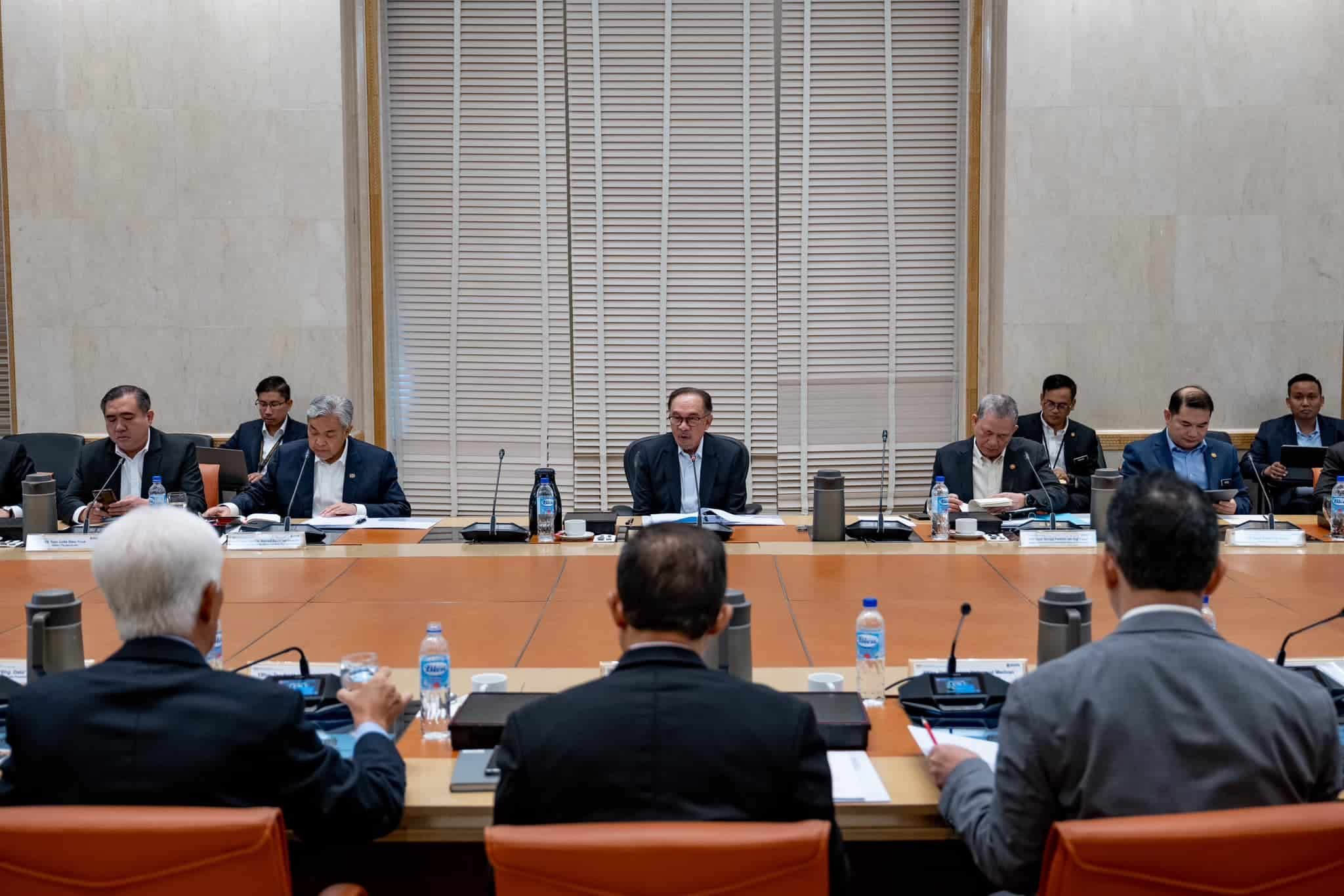 Kerajaan tingkat infrastruktur, mutu perkhidmatan pengangkutan awam