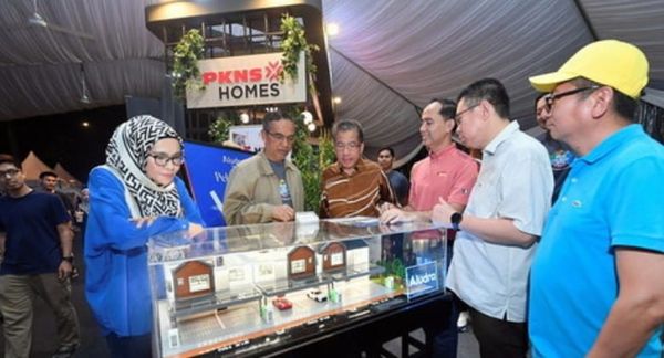 嘉年华促进与民交流 PKNS:推销各发展项目