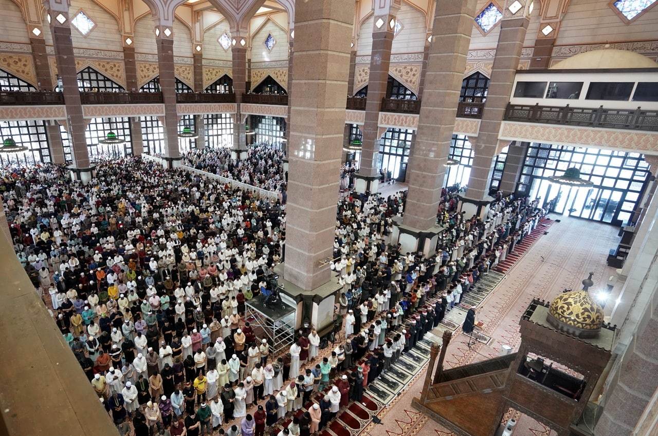 Lively atmosphere as Muslims nationwide celebrate Aidiladha