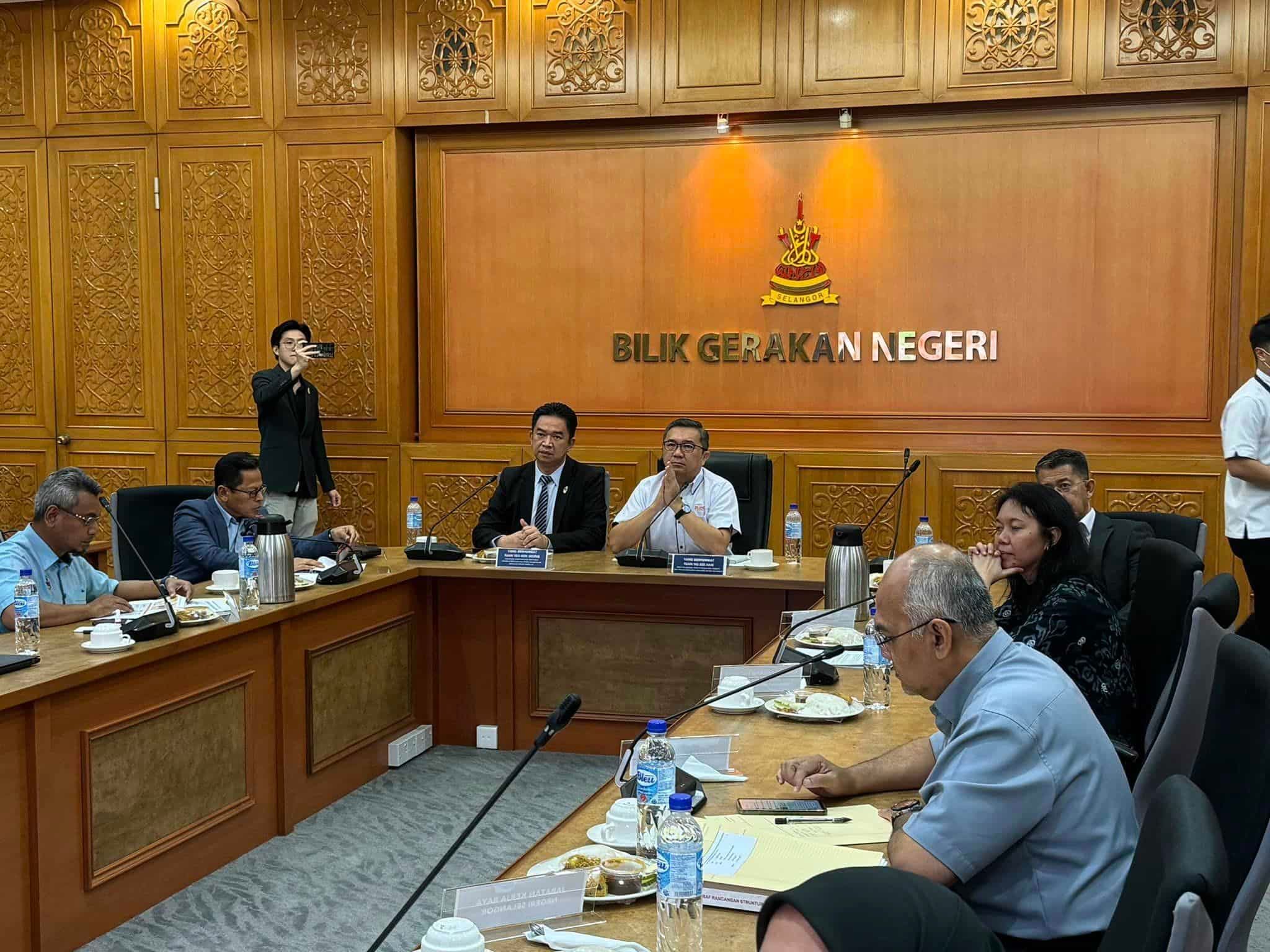 黄思汉与张聒翔会谈航空业发展  冀兴建连接两州航空走廊