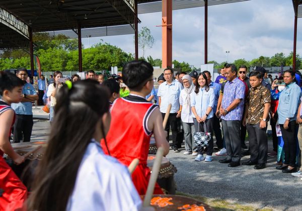 促昌明社区主动传递准确信息 张念群:协助推广政府各计划