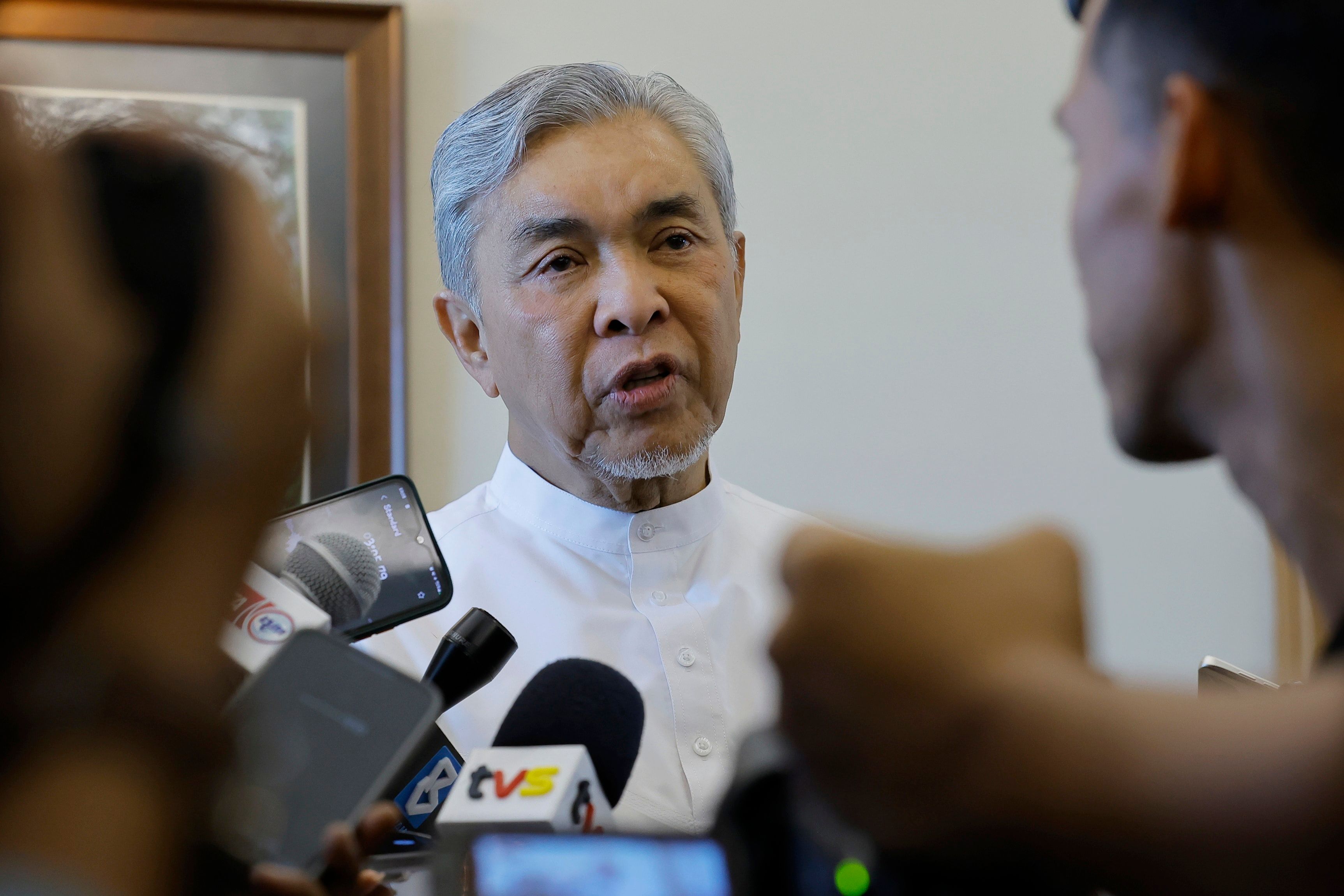 副揆扎希为声援巴集会口误道歉