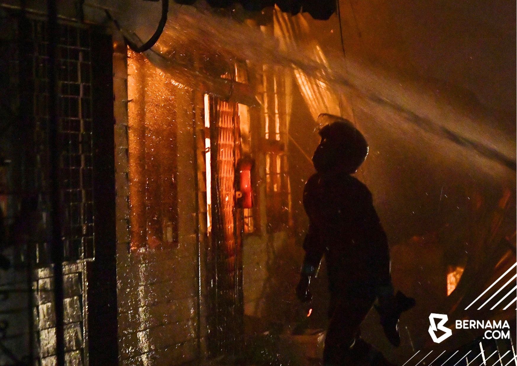 首都富都路大火 7房屋2店屋遭火魔吞噬