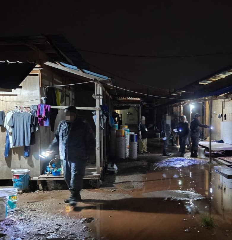 下雨突击工地宿舍 15外籍工被移民局逮捕