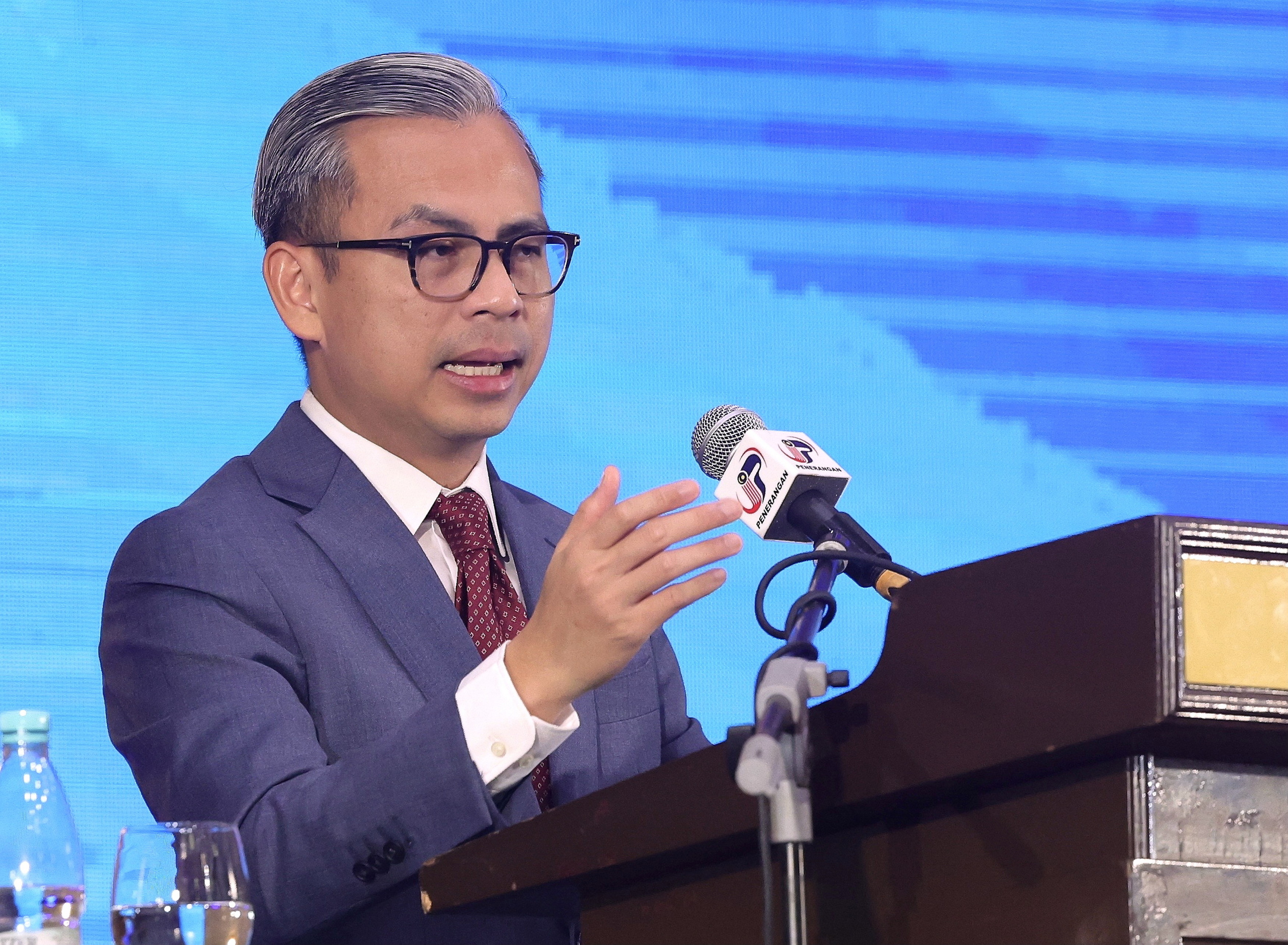 Comms Ministry urges social media firms to fight illegal activity on their platforms