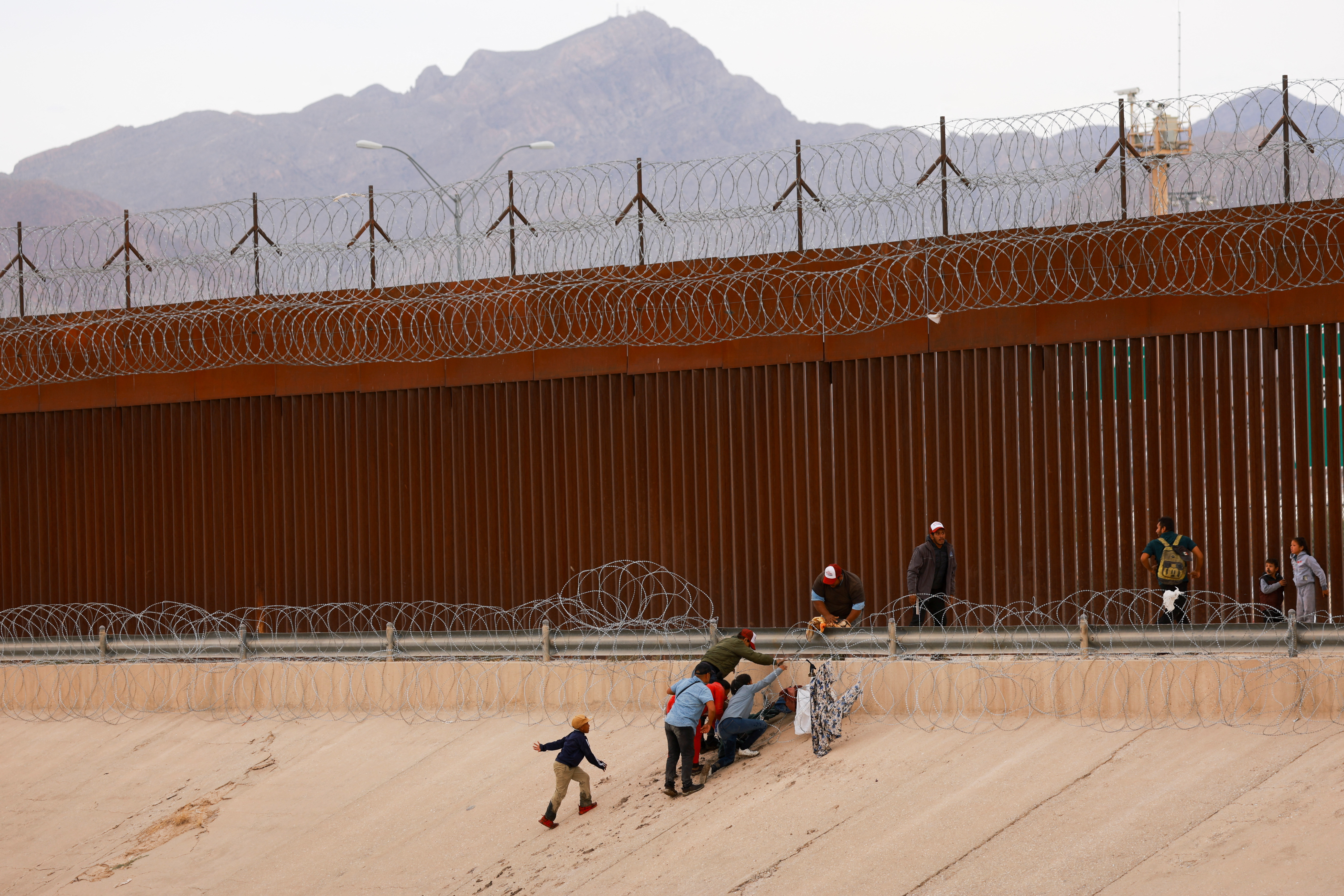 Biden imposes sweeping asylum ban at US-Mexico border