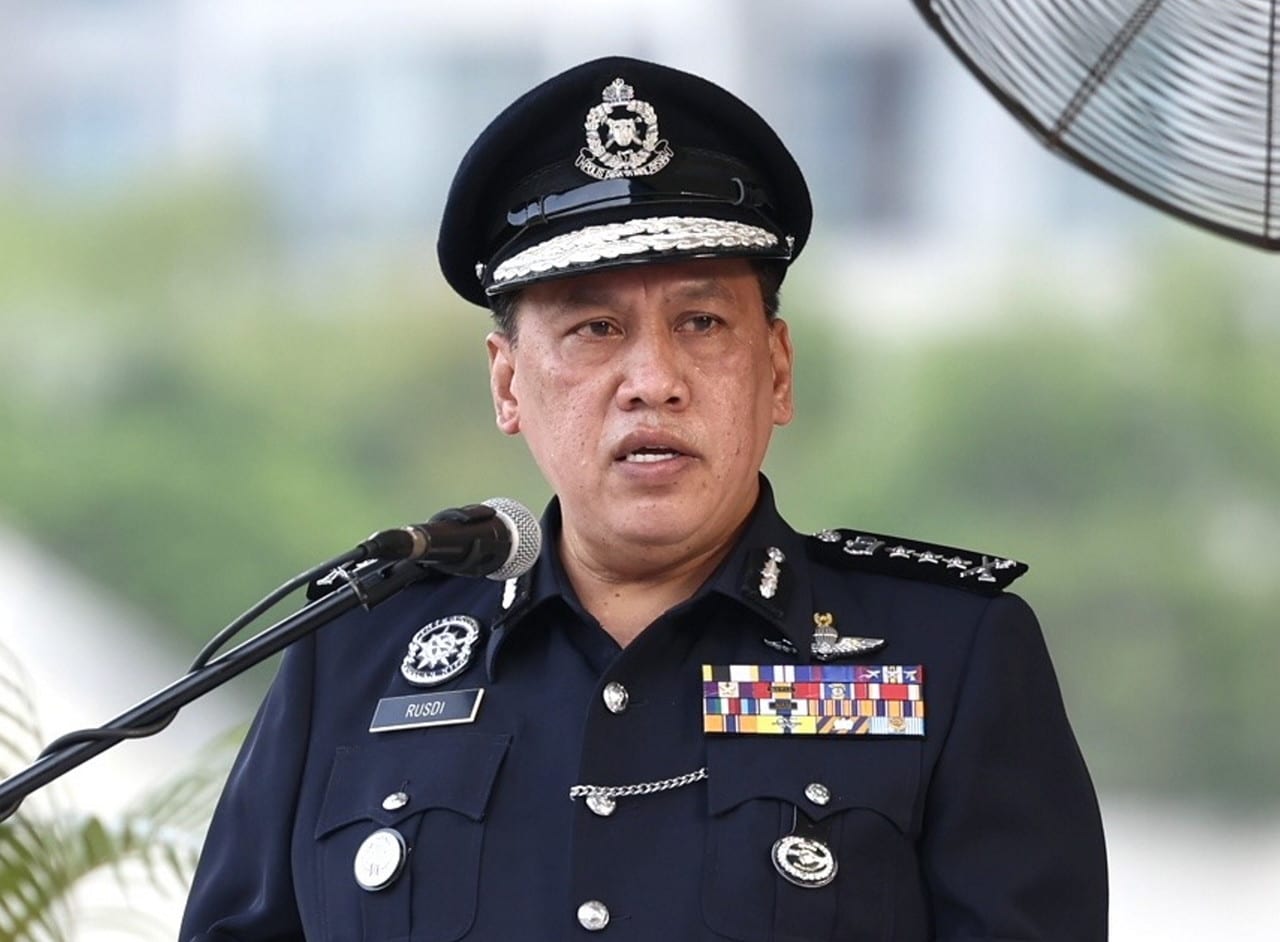 Police reminds public to remove face masks at counters for identification