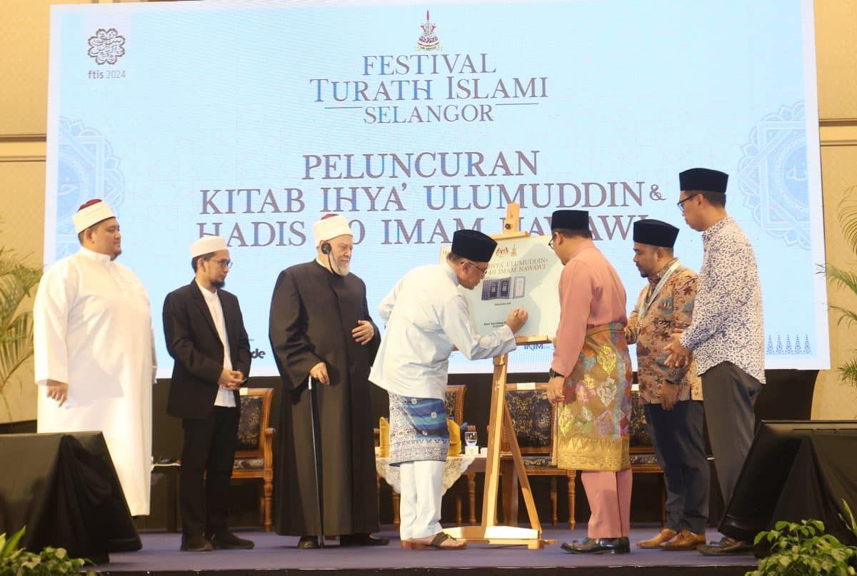 PM luncur kitab Ihya' Ulumuddin, Hadis 40 Imam an-Nawawi terbitan IBDE