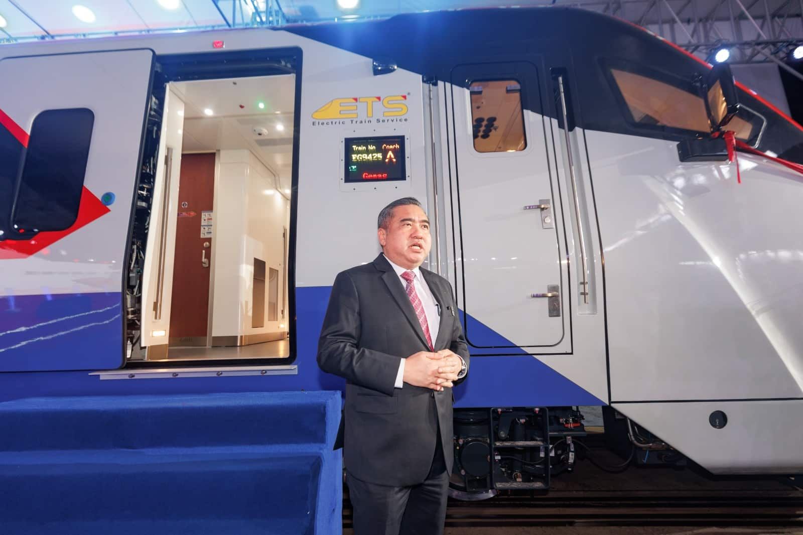 交通部收到金马士至新山ETS首组列车