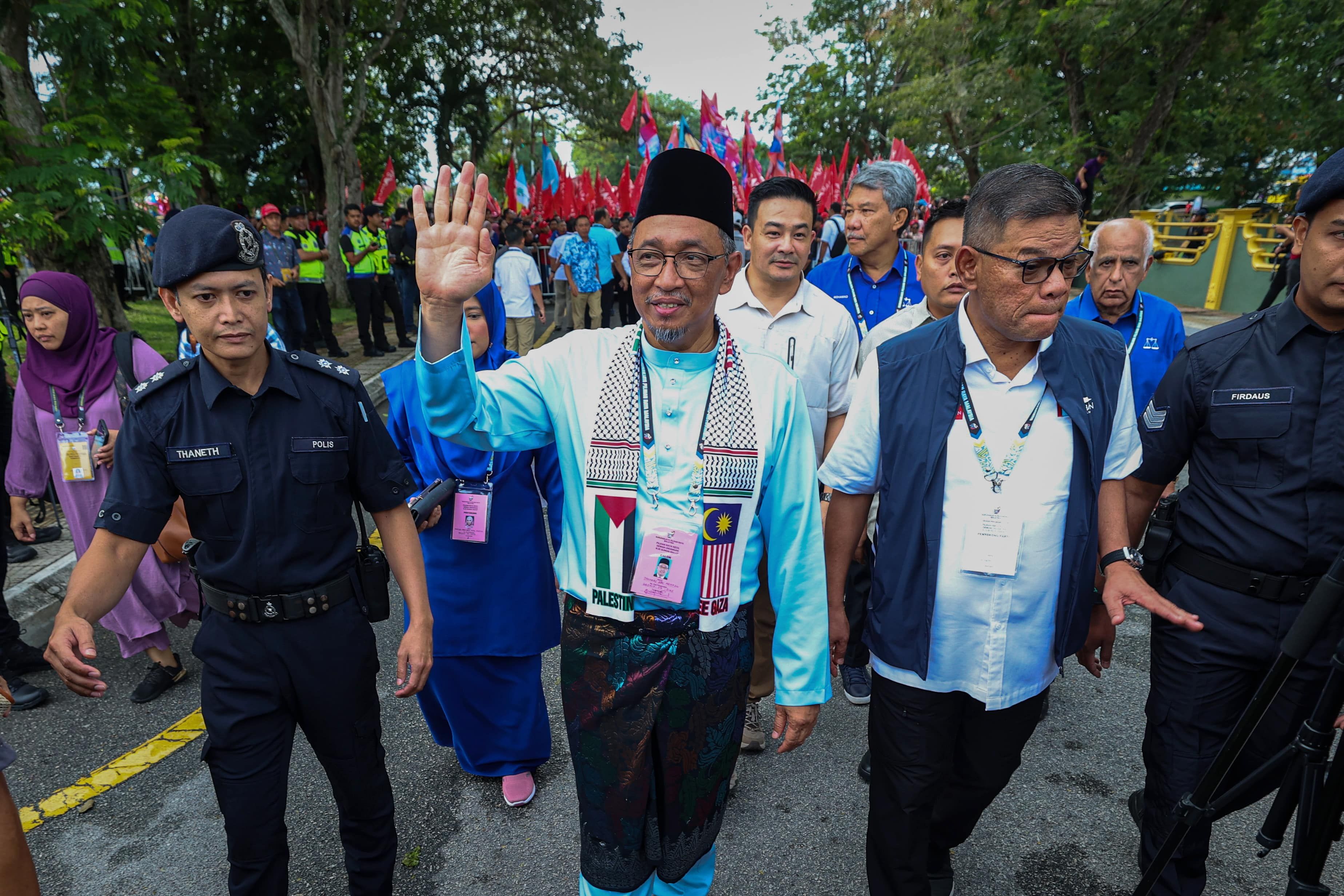 最高理事会议讨论双溪峇甲补选  国阵承诺为团结政府候选人助选