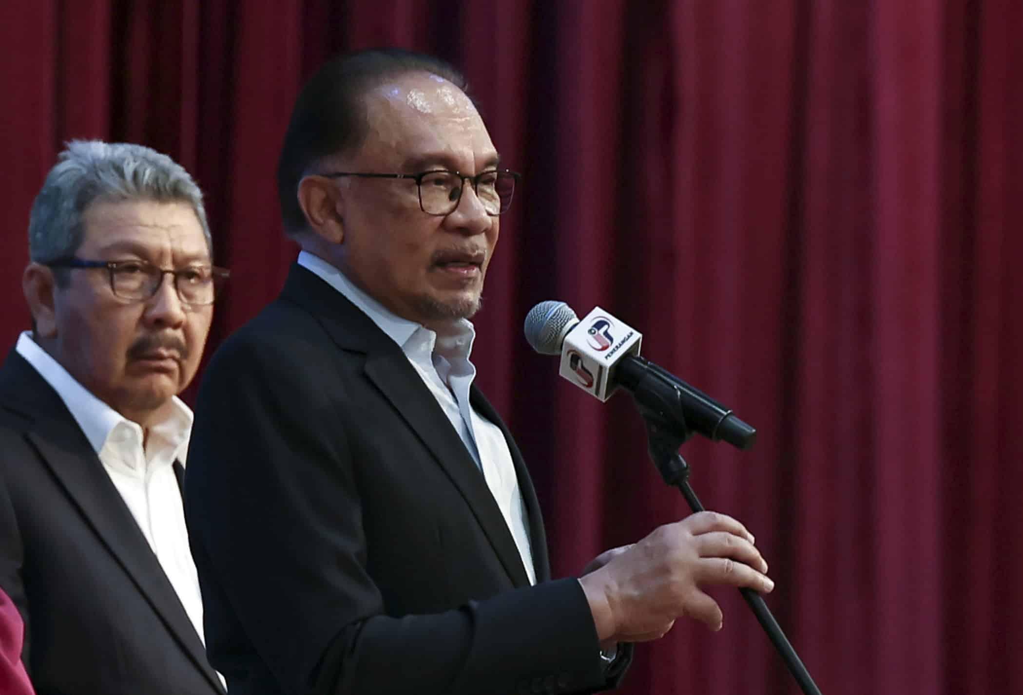 PM Anwar: Reduction in ICPT surcharge to lower goods prices