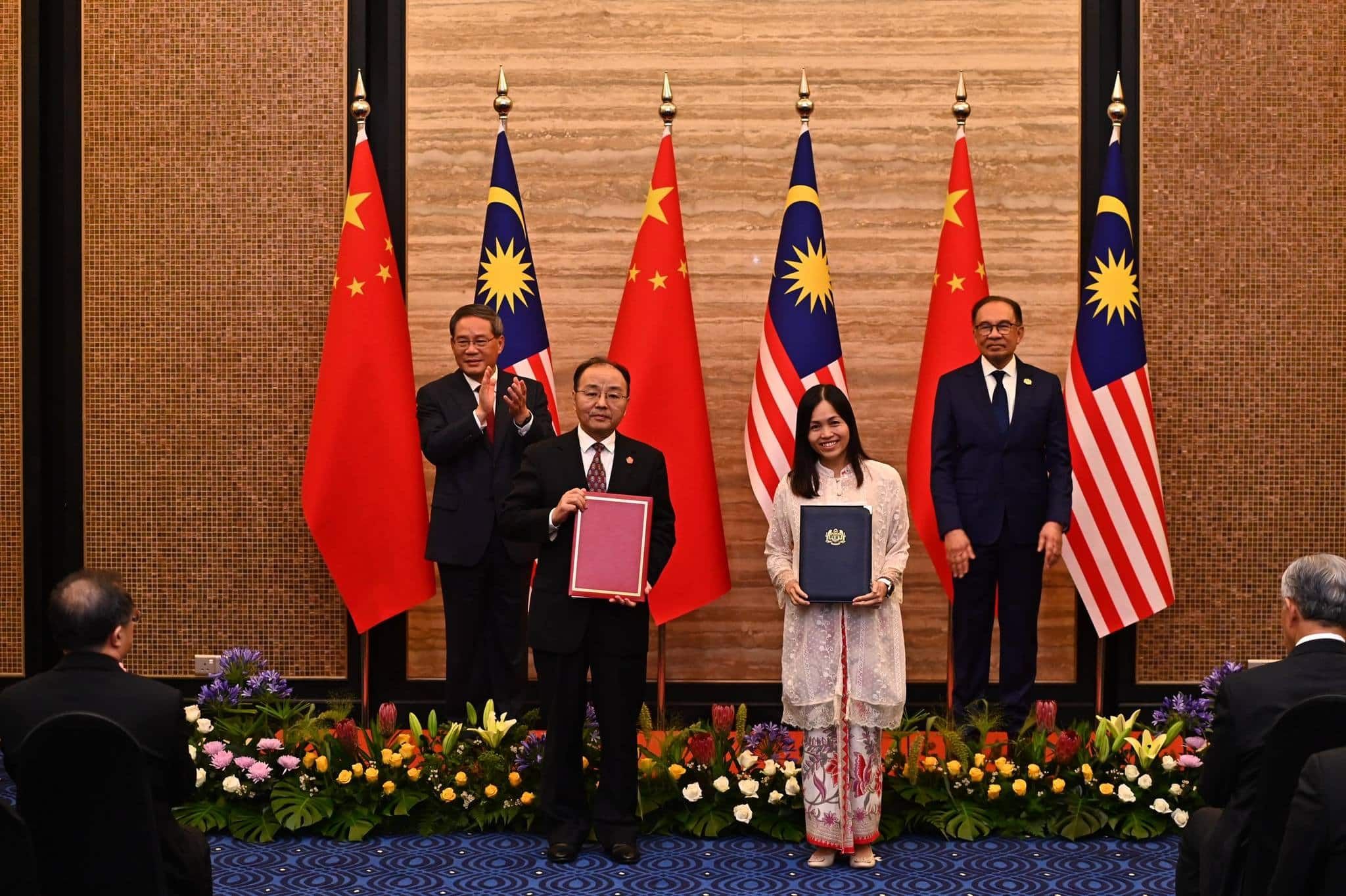 通讯部与中方互换两备忘录 深化国营台交流.提升邮政合作