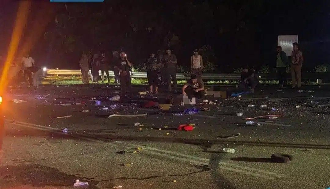 சுற்றுலா பேருந்து விபத்துக்குள்ளானதில் பாதிக்கப்பட்ட 12 பேர் இன்னும் சிகிச்சை பெற்று வருகின்றனர்